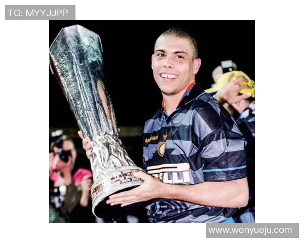 全球足球历史球星排名盘点:顶尖球员的巅峰对决与伟大传承